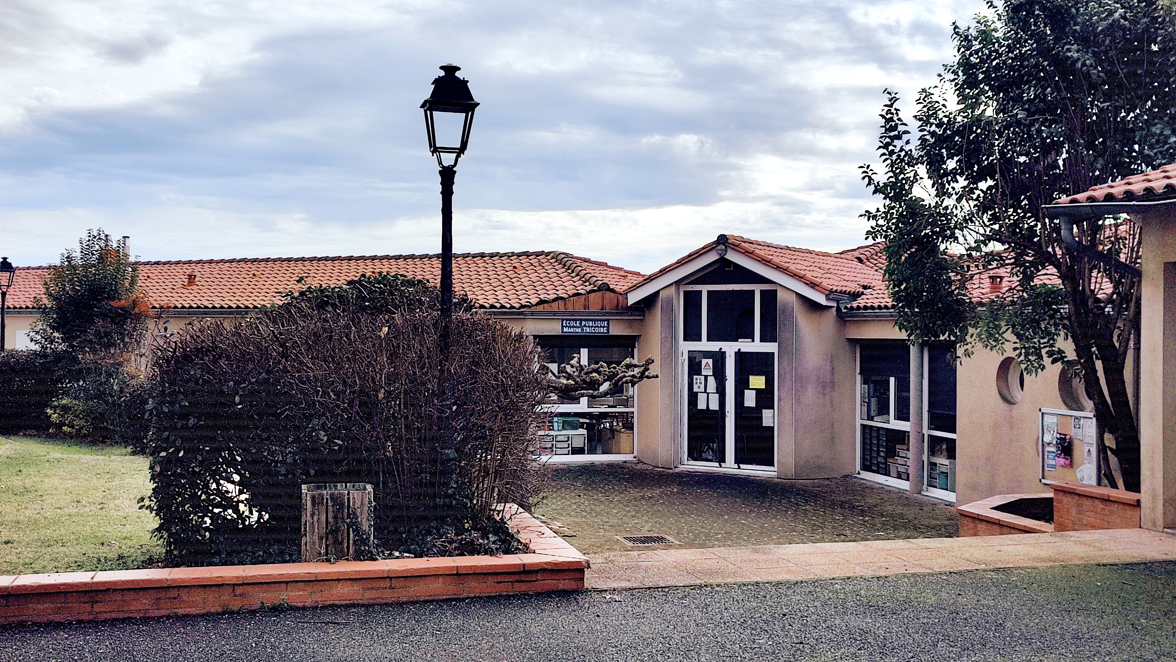 devanture de l'&eacute;cole