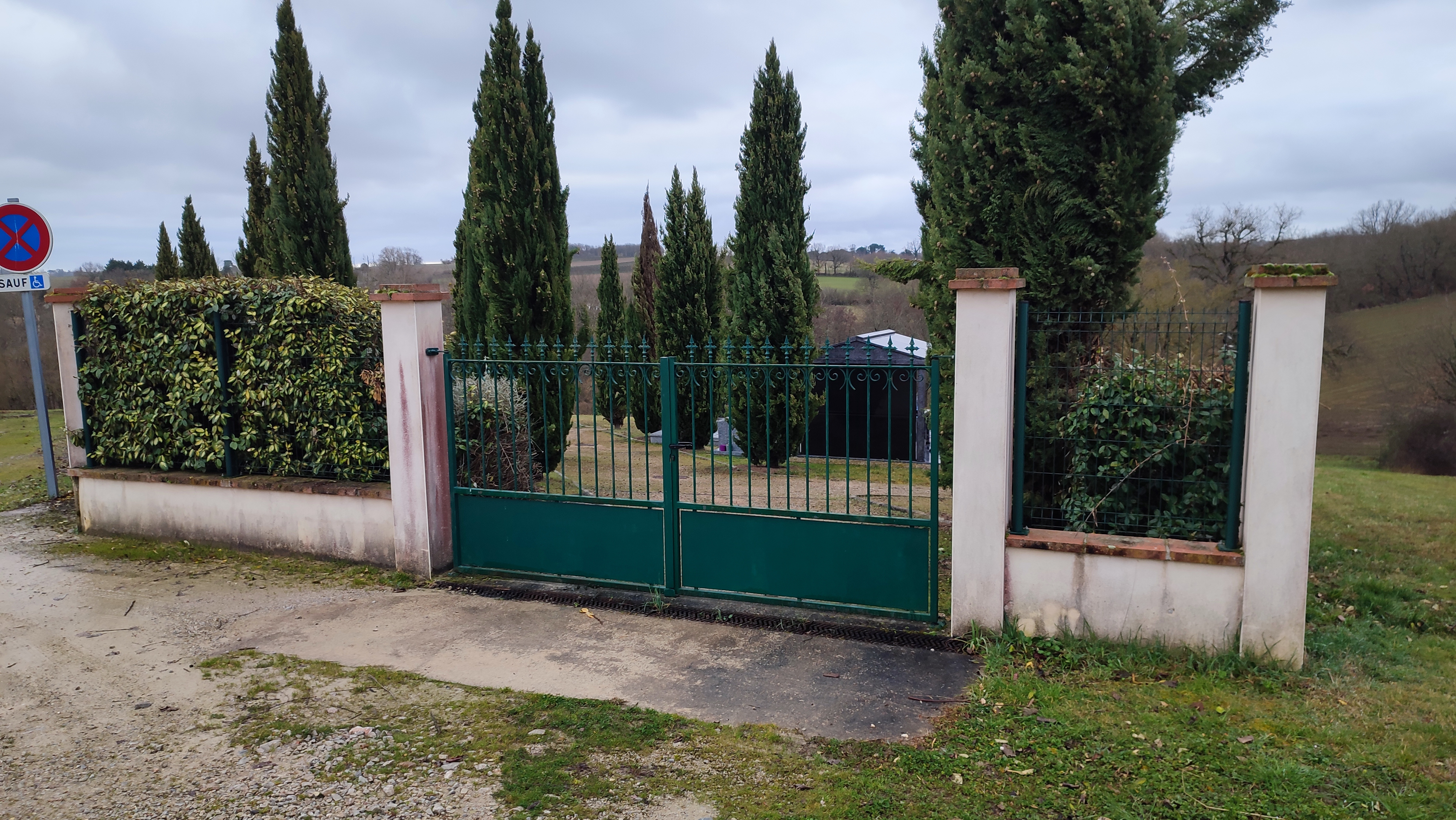 le nouveau cimeti&egrave;re